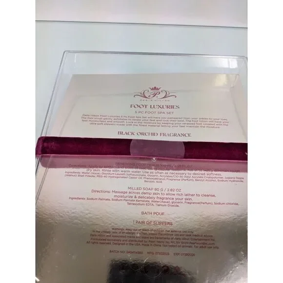Paris Hilton Foot Scrub Lotion Milled Soap Luxuries 5 Piece Gift‎ Pack Slippers